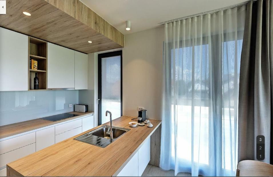 Regentova Suites リュブリャナ エクステリア 写真